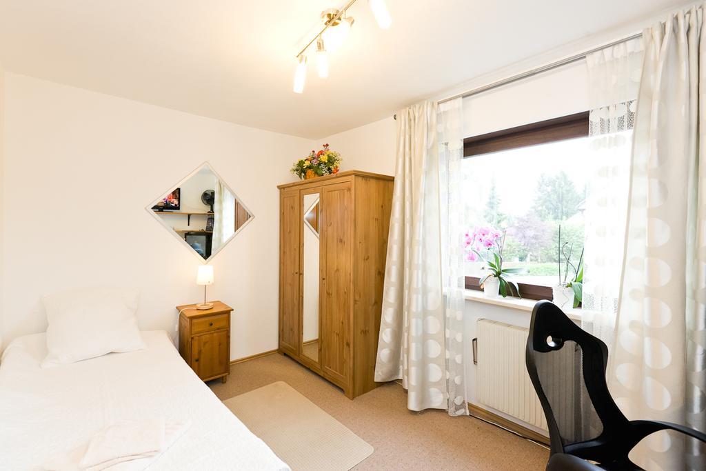 Bed And Breakfast Zeevat München Phòng bức ảnh