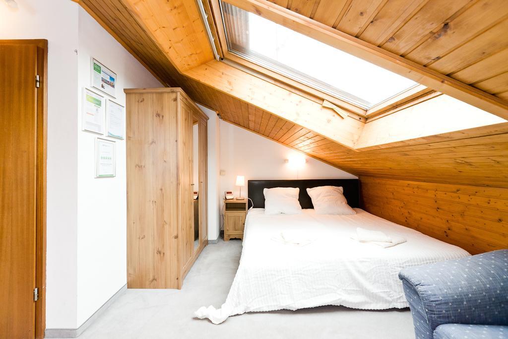 Bed And Breakfast Zeevat München Phòng bức ảnh