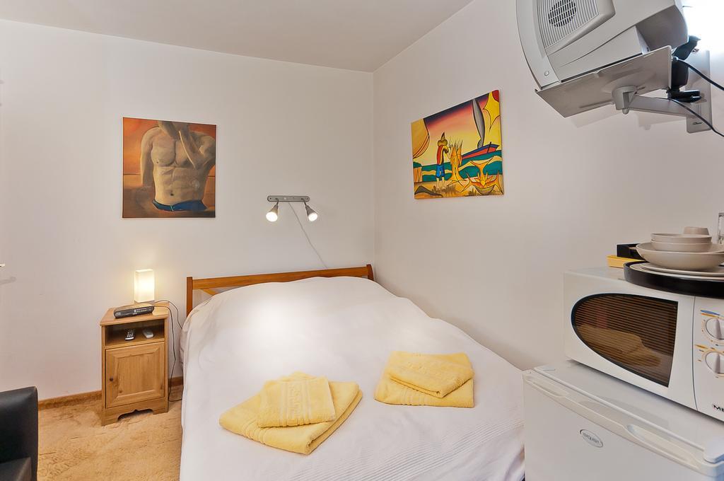Bed And Breakfast Zeevat München Phòng bức ảnh