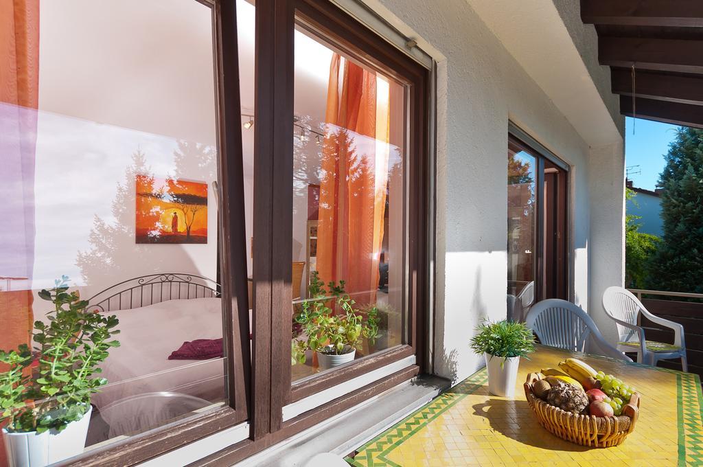 Bed And Breakfast Zeevat München Phòng bức ảnh