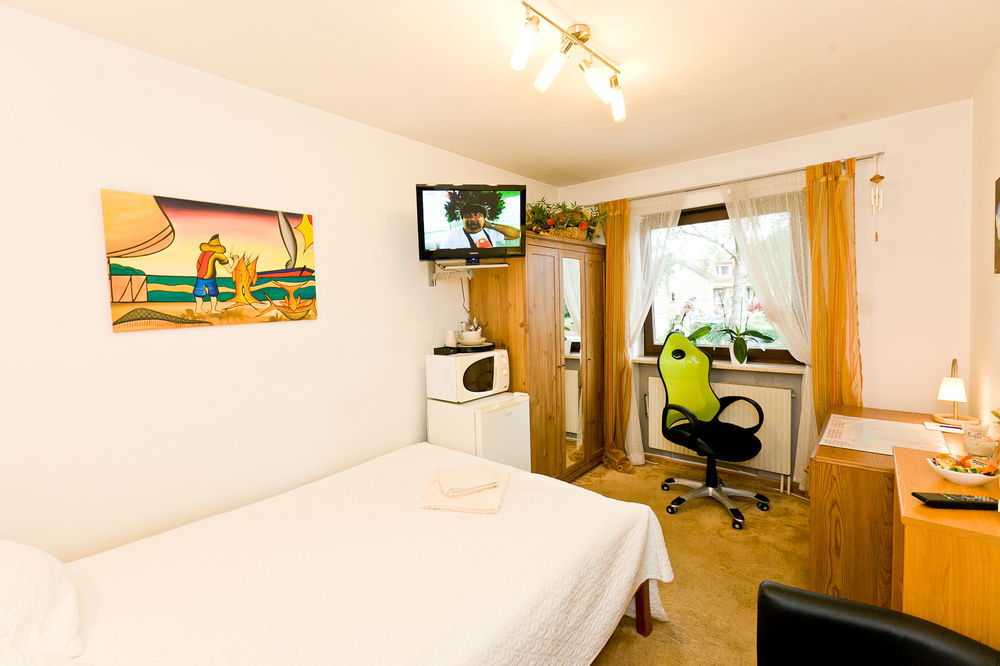 Bed And Breakfast Zeevat München Ngoại thất bức ảnh
