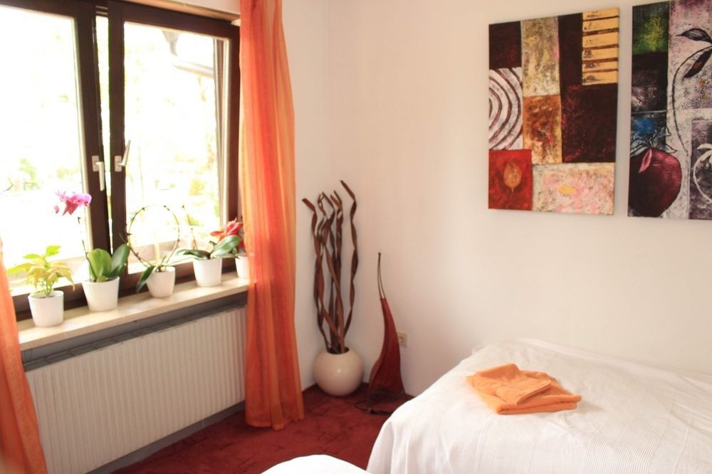 Bed And Breakfast Zeevat München Ngoại thất bức ảnh