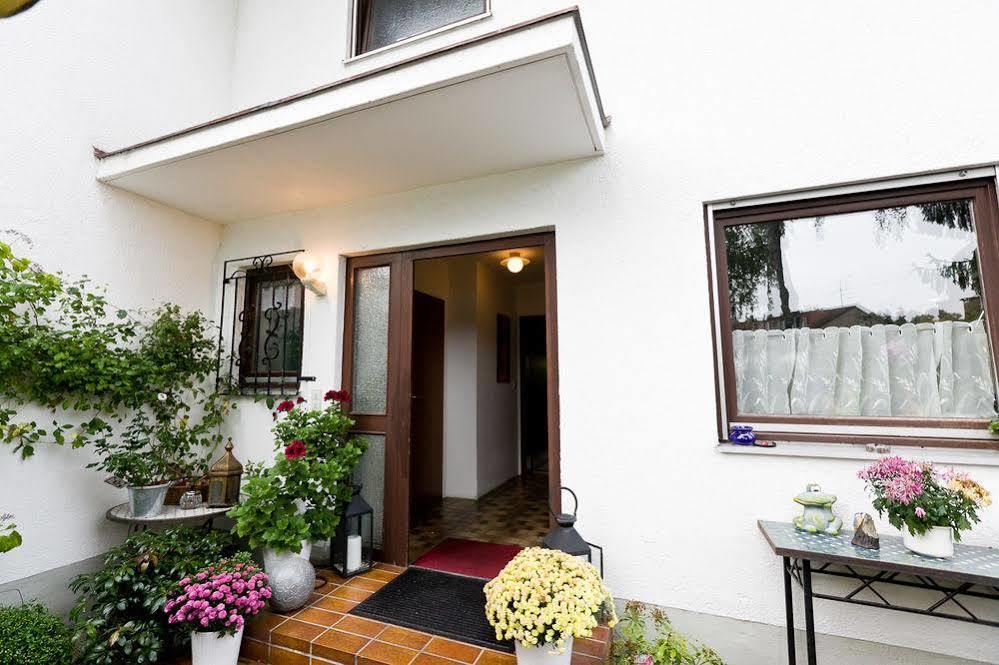 Bed And Breakfast Zeevat München Ngoại thất bức ảnh
