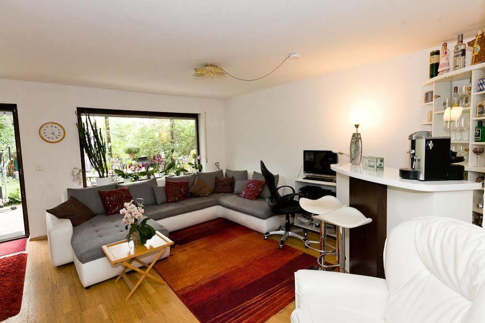 Bed And Breakfast Zeevat München Ngoại thất bức ảnh